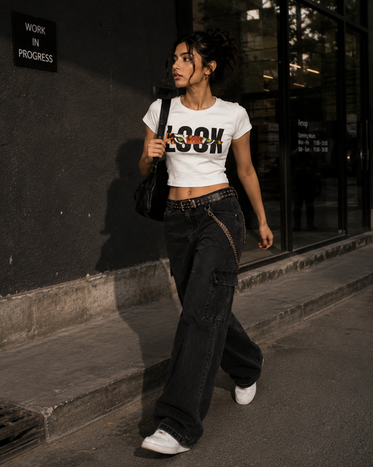 Look Tiger Eyes oversized graphic tee with bold animal print design