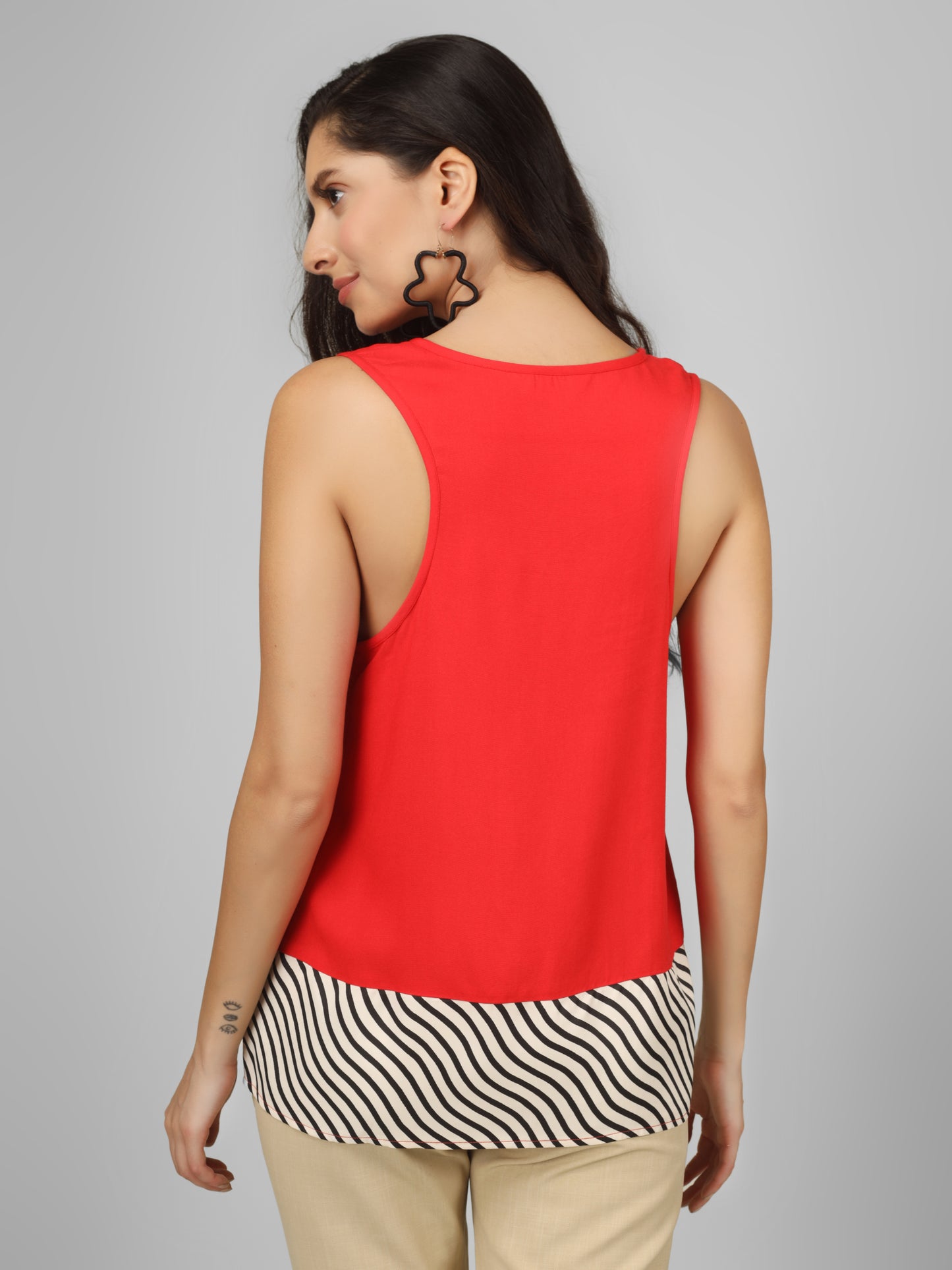 Colorblock Wave-Hem Sleeveless Top | A Modern Splash of Red